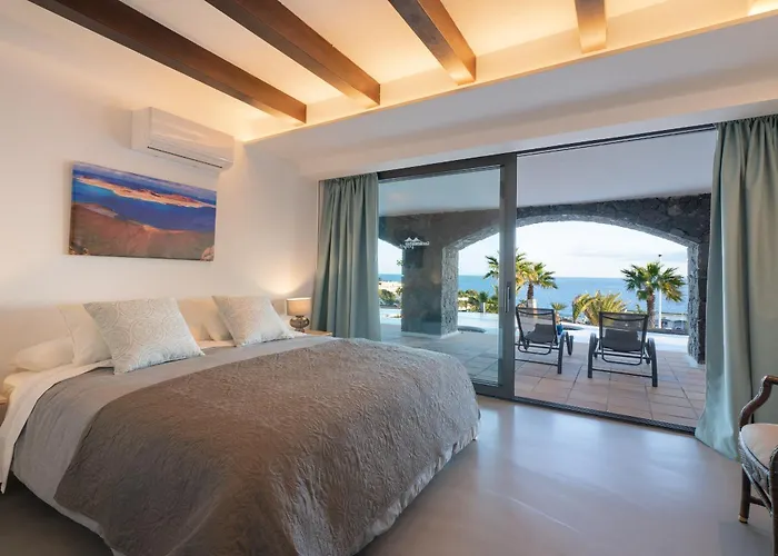 Arcos, Piscina Privada Climatizada Y Jacuzzi Con Maravillosas Vistas Al Islote De Lobos * Playa Blanca (Lanzarote)