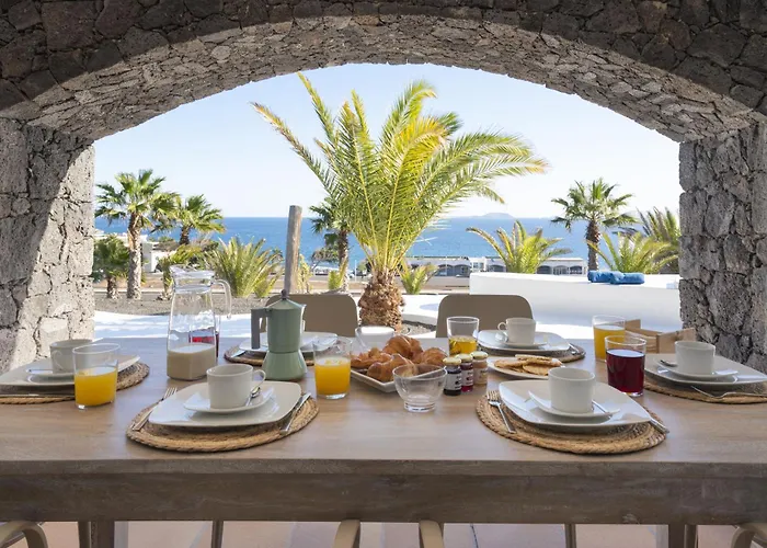 Arcos, Piscina Privada Climatizada Y Jacuzzi Con Maravillosas Vistas Al Islote De Lobos * Playa Blanca (Lanzarote)