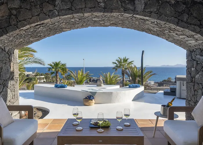 Villa Arcos, Piscina Privada Climatizada Y Jacuzzi Con Maravillosas Vistas Al Islote De Lobos Playa Blanca (Lanzarote)